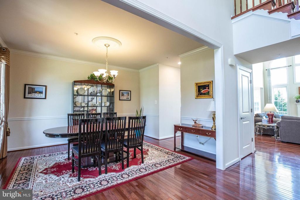 Image 9 of property listing at 11039 HUNTERS VIEW RD, Ellicott City, MD 21042