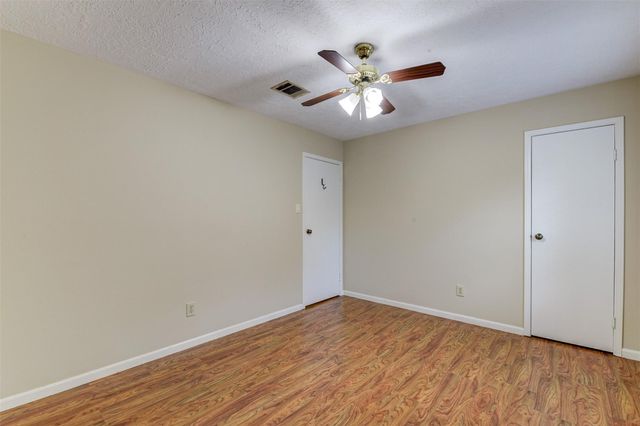 3302 Creek Shadows Drive, Houston, TX 77339