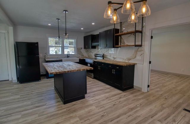 1428 S Pickwick Avenue, Springfield, MO 65804