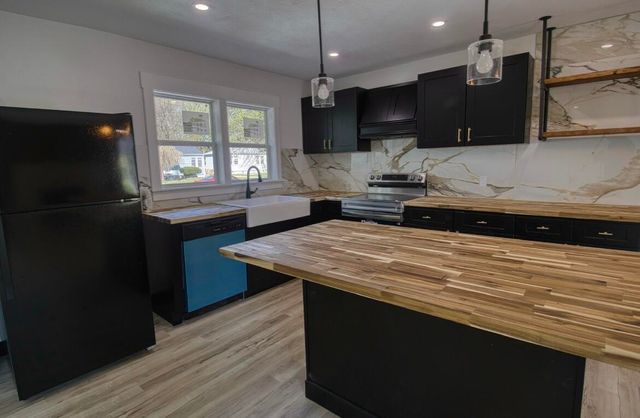 1428 S Pickwick Avenue, Springfield, MO 65804