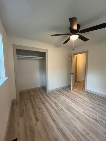 1428 S Pickwick Avenue, Springfield, MO 65804