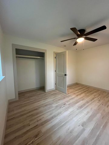 1428 S Pickwick Avenue, Springfield, MO 65804