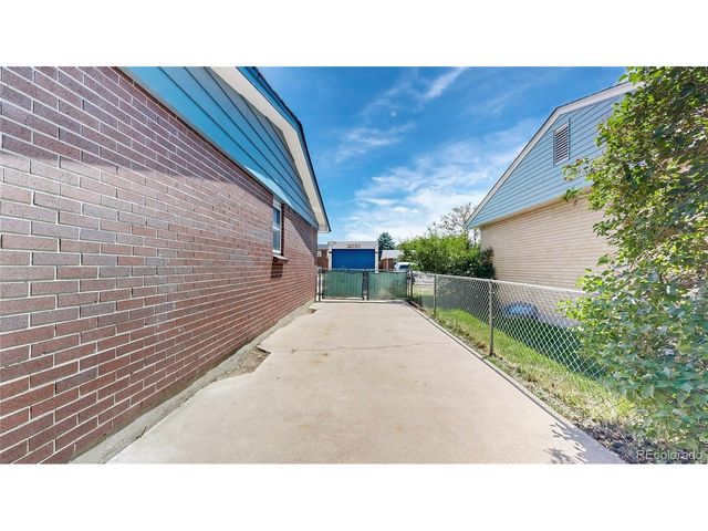 963 S Jamaica St, Aurora, CO 80012