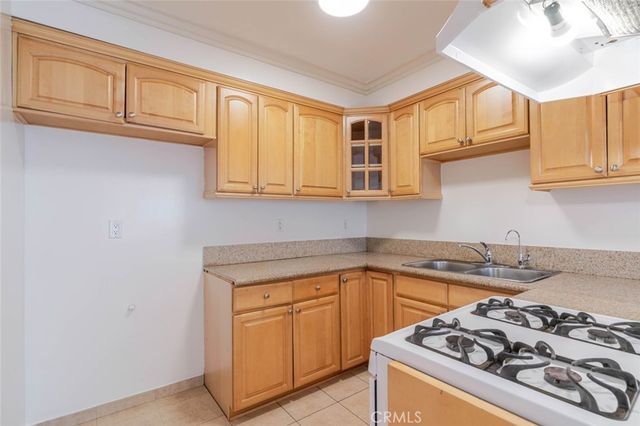 340 W Doran Street 8, Glendale, CA 91203