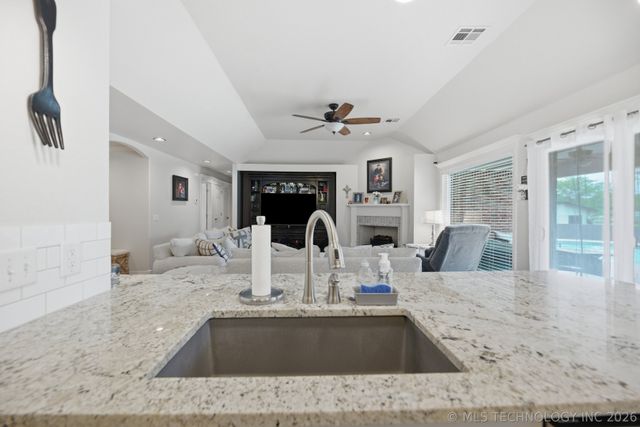 21222 E 61st Street S, Broken Arrow, OK 74014