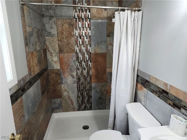 7680 ALDERSYDE Drive, Middleburg Heights, OH 44130