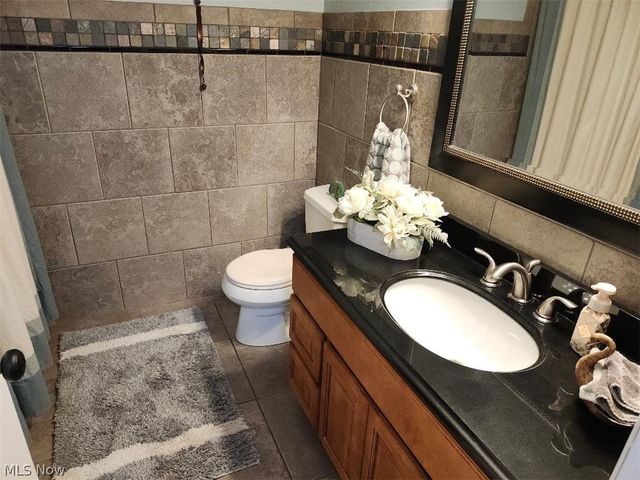 7680 ALDERSYDE Drive, Middleburg Heights, OH 44130