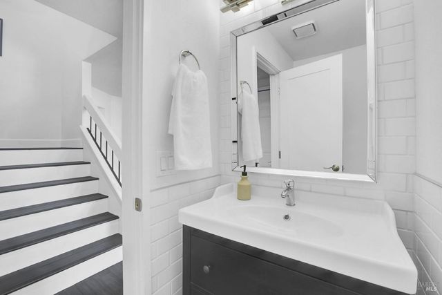 104 Banff Way, Petaluma, CA 94954