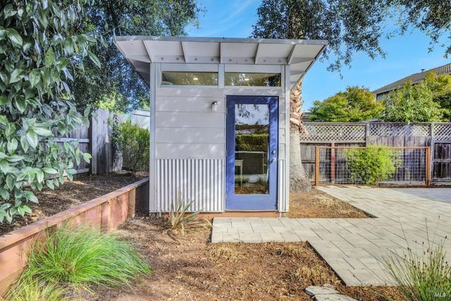 104 Banff Way, Petaluma, CA 94954