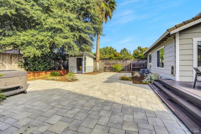 104 Banff Way, Petaluma, CA 94954