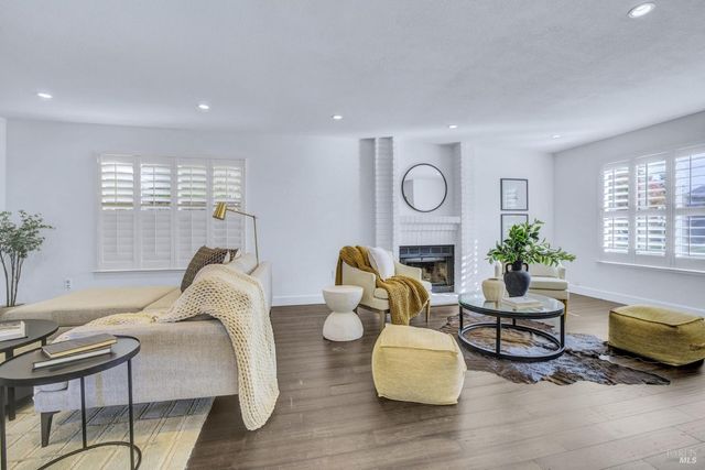 104 Banff Way, Petaluma, CA 94954