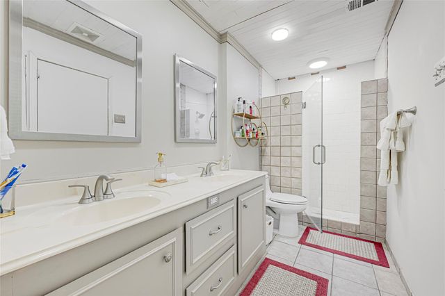 1101 Killarney Avenue, Friendswood, TX 77546