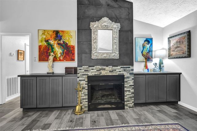 1101 Killarney Avenue, Friendswood, TX 77546