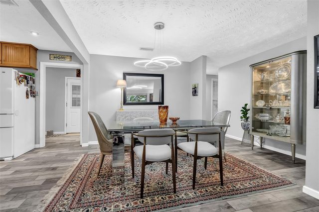 1101 Killarney Avenue, Friendswood, TX 77546