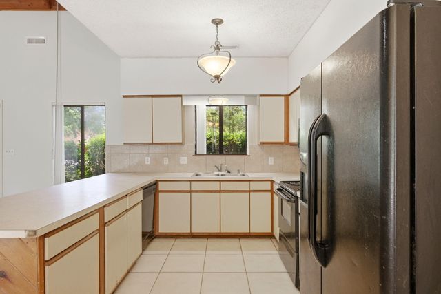 2725 Sherwood Drive, Navarre, FL 32566