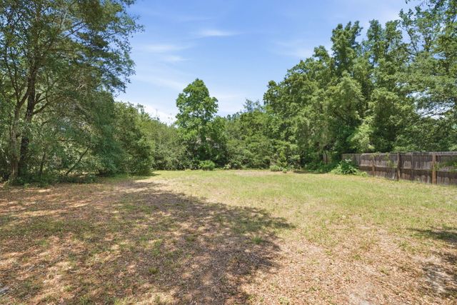 2725 Sherwood Drive, Navarre, FL 32566