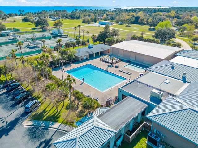 2725 Sherwood Drive, Navarre, FL 32566