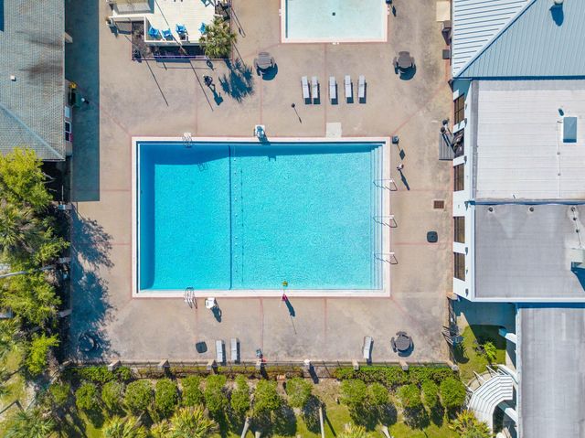 2725 Sherwood Drive, Navarre, FL 32566