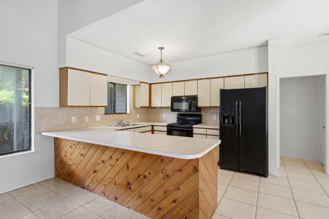 2725 Sherwood Drive, Navarre, FL 32566