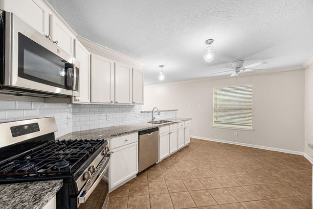 11843 Sunny Stream Drive, Tomball, TX 77375