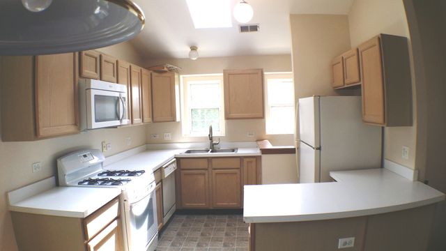 1934 Heron Avenue D, Schaumburg, IL 60193