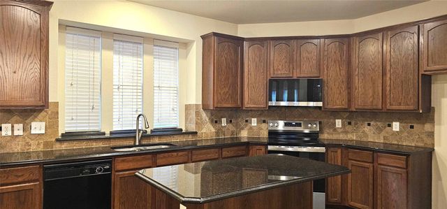 1117 Caudle Loop, Savannah, TX 76227