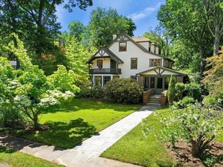 9 Wilson St, Winchester, MA 01890