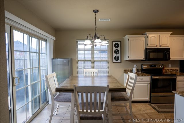 446 NE Katherine Avenue, Bartlesville, OK 74006