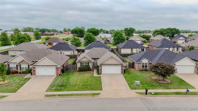 446 NE Katherine Avenue, Bartlesville, OK 74006
