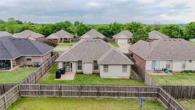 446 NE Katherine Avenue, Bartlesville, OK 74006