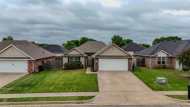446 NE Katherine Avenue, Bartlesville, OK 74006