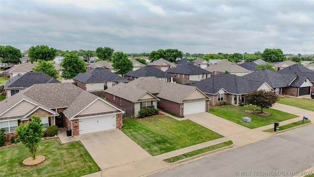 446 NE Katherine Avenue, Bartlesville, OK 74006