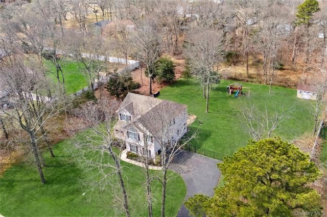 4 Clinton Avenue, Bellport, NY 11713