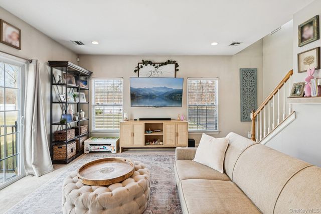 4 Clinton Avenue, Bellport, NY 11713