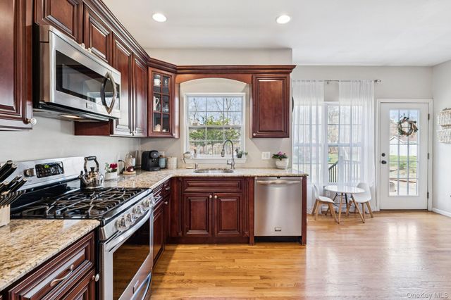 4 Clinton Avenue, Bellport, NY 11713