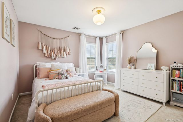 4 Clinton Avenue, Bellport, NY 11713