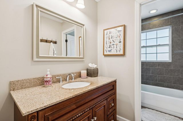 4 Clinton Avenue, Bellport, NY 11713