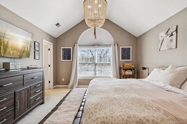 4 Clinton Avenue, Bellport, NY 11713