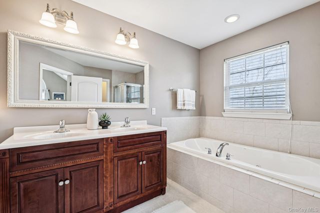 4 Clinton Avenue, Bellport, NY 11713