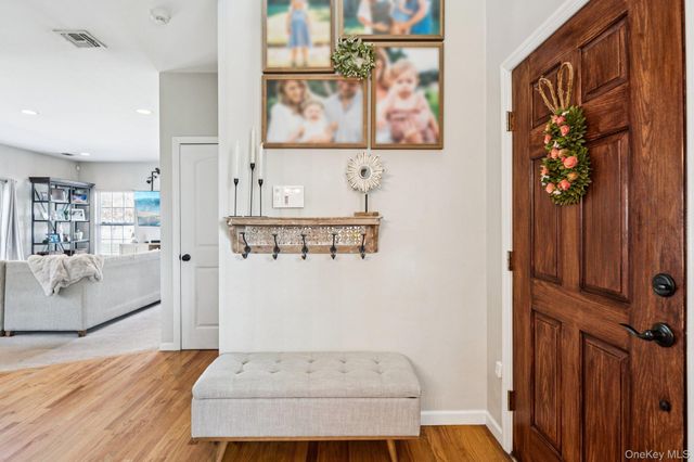 4 Clinton Avenue, Bellport, NY 11713