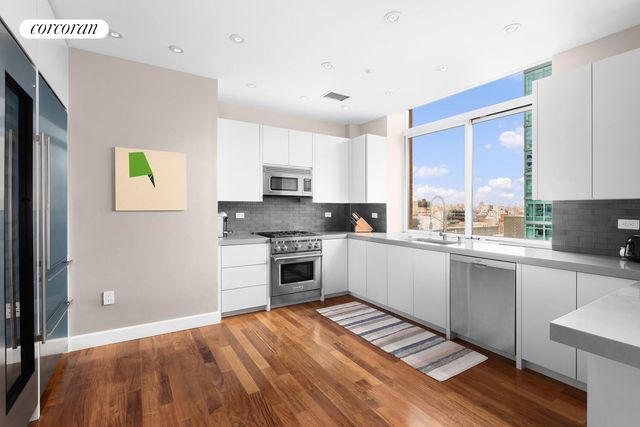 212 E 57th St Apt 21A, New York City, NY 10022