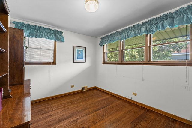 1715 N 76th Avenue, Elmwood Park, IL 60707