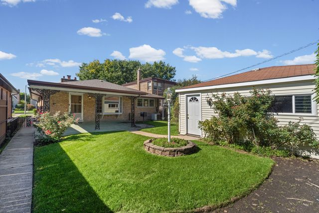 1715 N 76th Avenue, Elmwood Park, IL 60707
