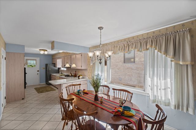 1715 N 76th Avenue, Elmwood Park, IL 60707