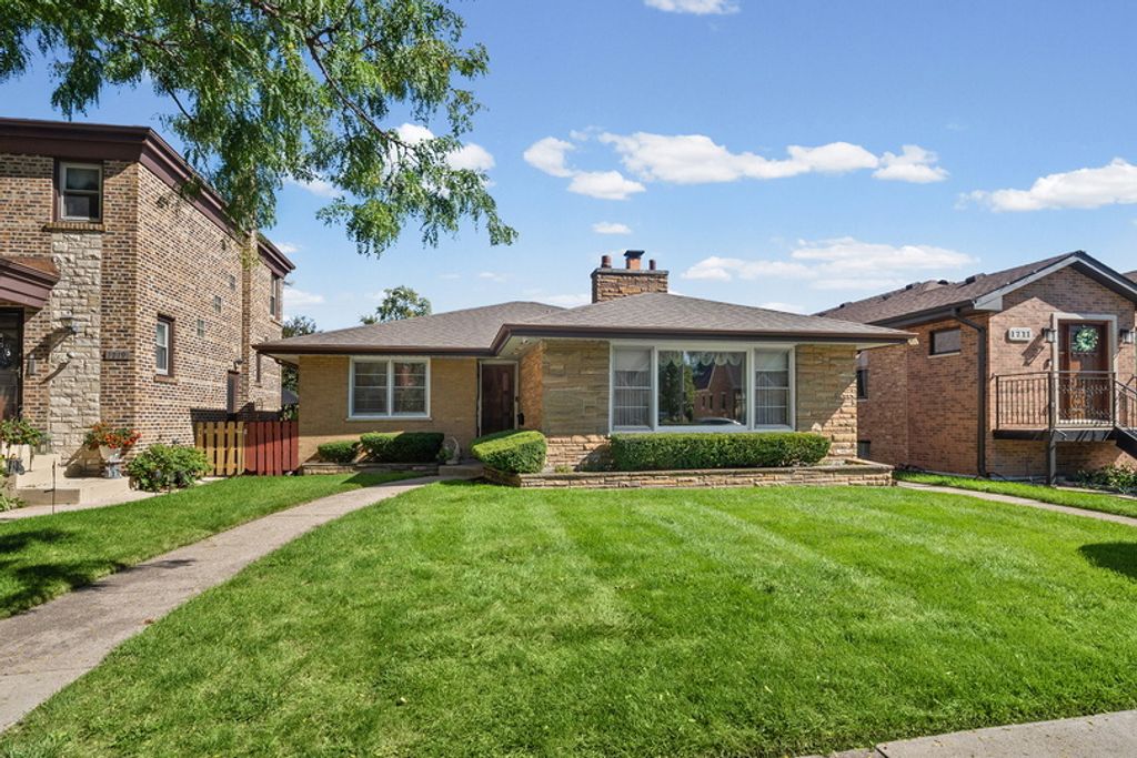 1715 N 76th Avenue, Elmwood Park, IL 60707