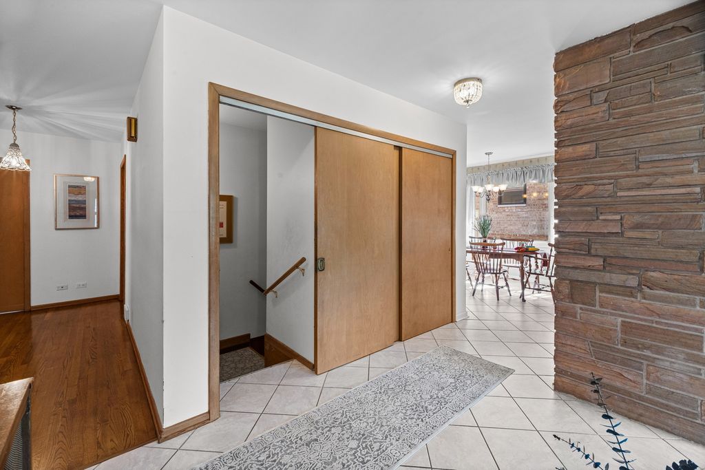 1715 N 76th Avenue, Elmwood Park, IL 60707 — photo 3