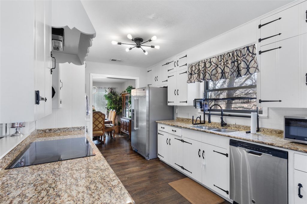 325 Arapaho E, Sherman, TX 75092