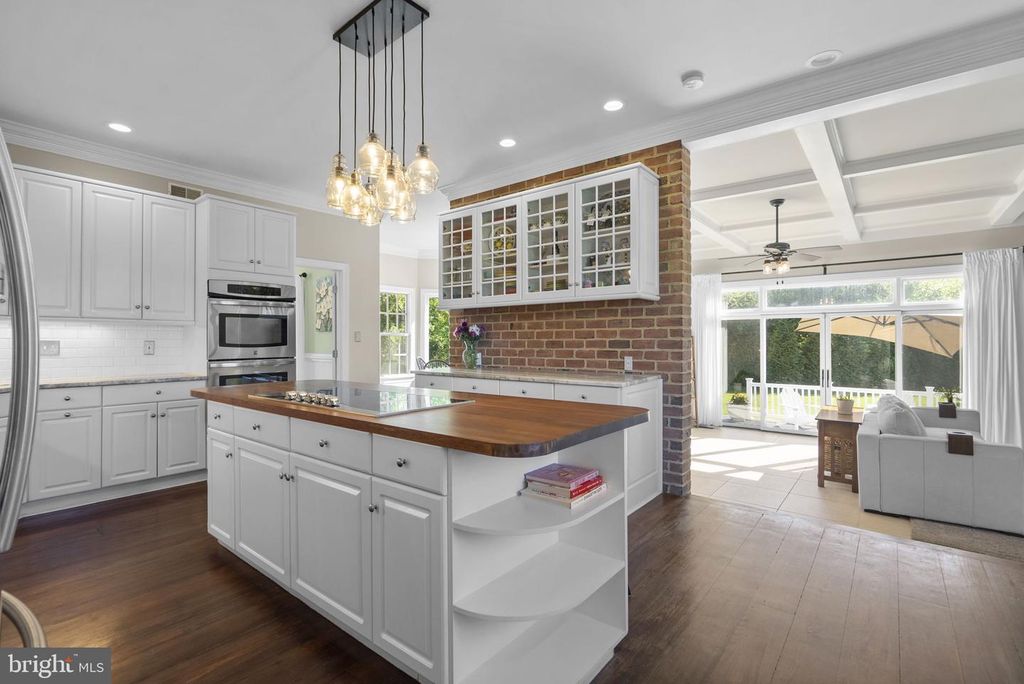 Image 6 of property listing at 101 JORDAN TAYLOR LN, Harwood, MD 20776