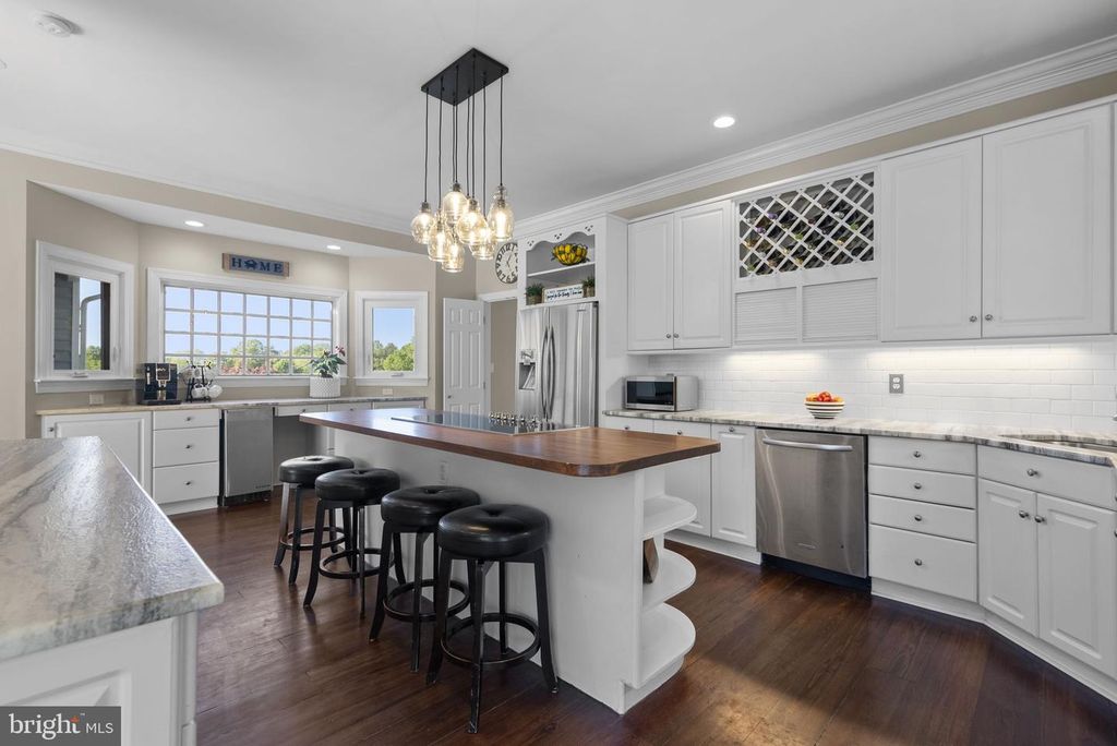 Image 9 of property listing at 101 JORDAN TAYLOR LN, Harwood, MD 20776