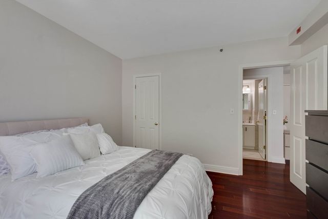 534 Beacon St 203, Boston, MA 02215